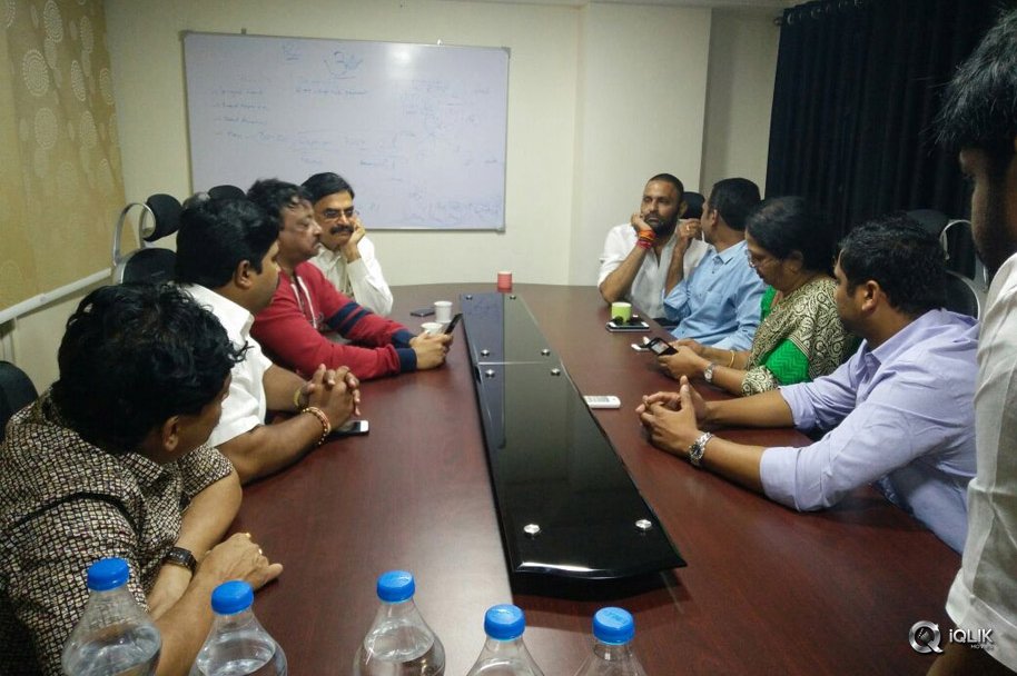 RGV-Meeting-With-Vangaveeti-Family